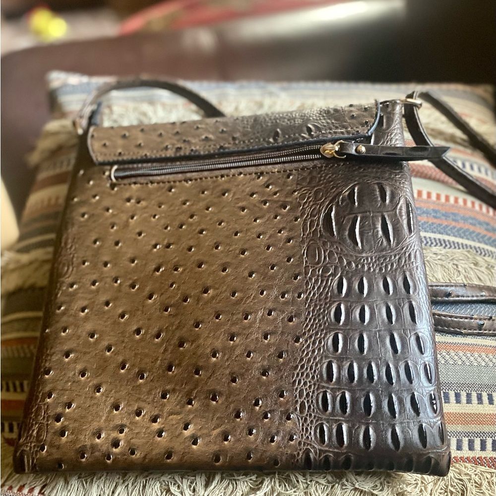 Vegan Alligator Crossbody Purse - Picture 4 of 6